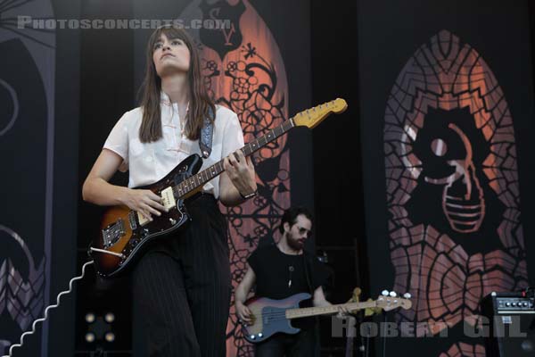 CLARA LUCIANI - 2019-07-06 - HEROUVILLE SAINT CLAIR - Chateau de Beauregard - Scene John - 